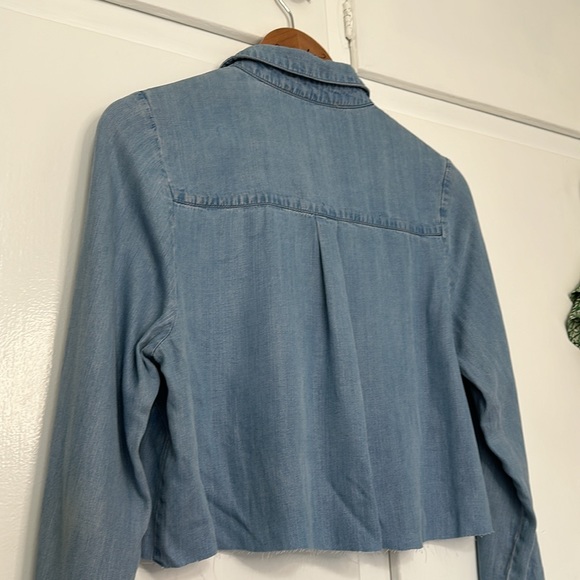 Alexia Admore Cropped Denim Top - Picture 5 of 6
